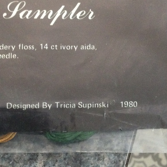 🎄Christmas Village Cross Stitch sampler 1980 in original package never used. - Picture 3 of 6